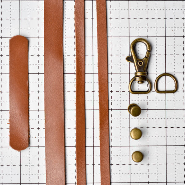 Devon Zipper Pouch Cognac (Warm Light Brown) Leather Kit