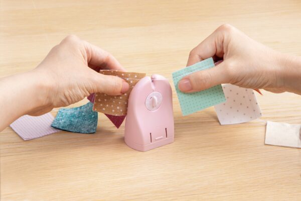 Clover Quick Cut Thread Cutter - Image 3