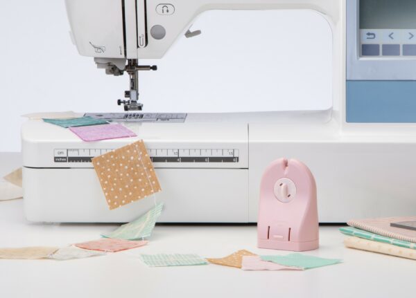 Clover Quick Cut Thread Cutter - Image 2