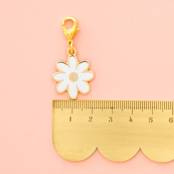 Sarah Hearts White Daisy Charm - Image 3