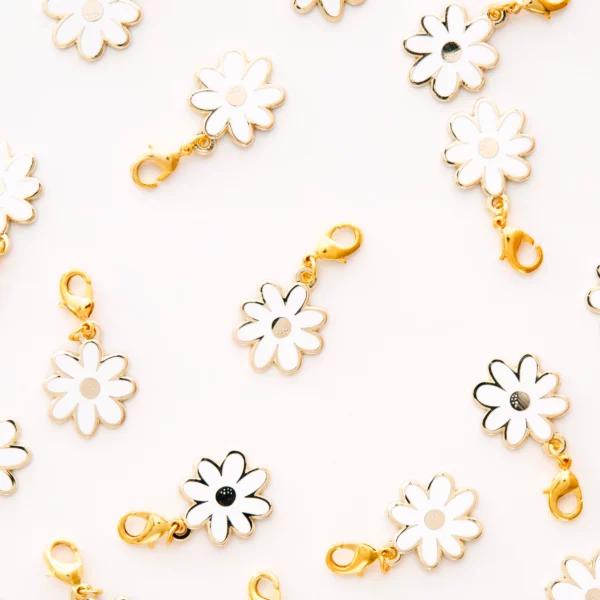 Sarah Hearts White Daisy Charm - Image 2