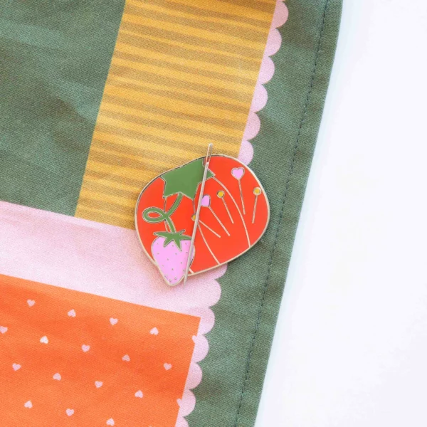 Sarah Hearts Tomato Pin Cushion Magnetic Needle Minder - Image 4