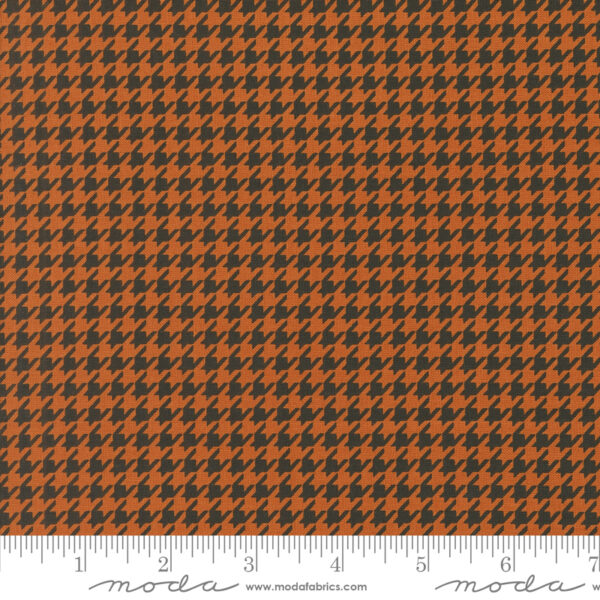 Moda - Stacy Iest Hsu Home Sweet Haunt Hounds Tooth Rust