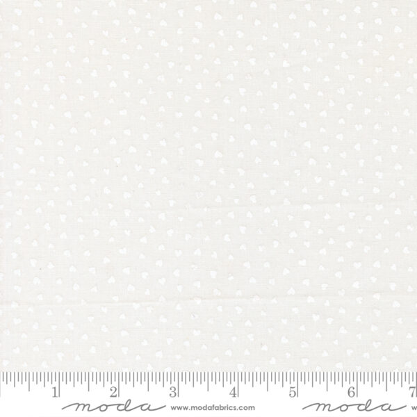 Moda Fabrics Lizzy House Funny Valentine Tiny Hearts Champagne White