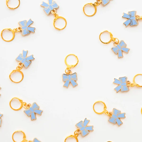 Sarah Hearts Blue Bow Stitch Marker Zipper Charm - Image 3