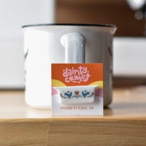 Dainty Comet Spring Country Needle Minder