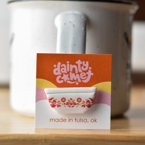 Dainty Comet Friendship Needle Minder
