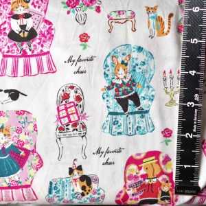 Yuwa Sobakasu Kids Animal Dolls on Chairs White
