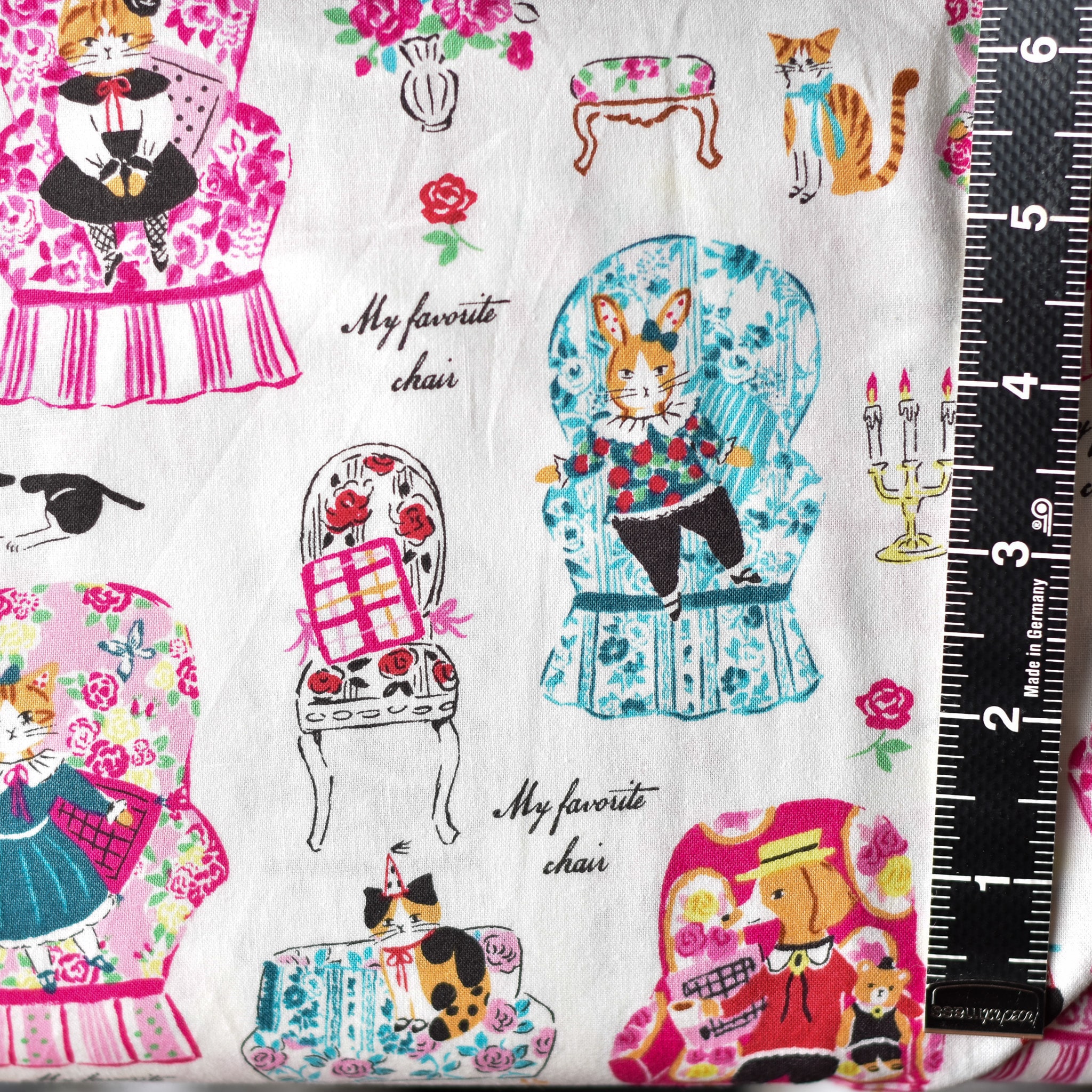 Yuwa Sobakasu Kids Animal Dolls on Chairs White
