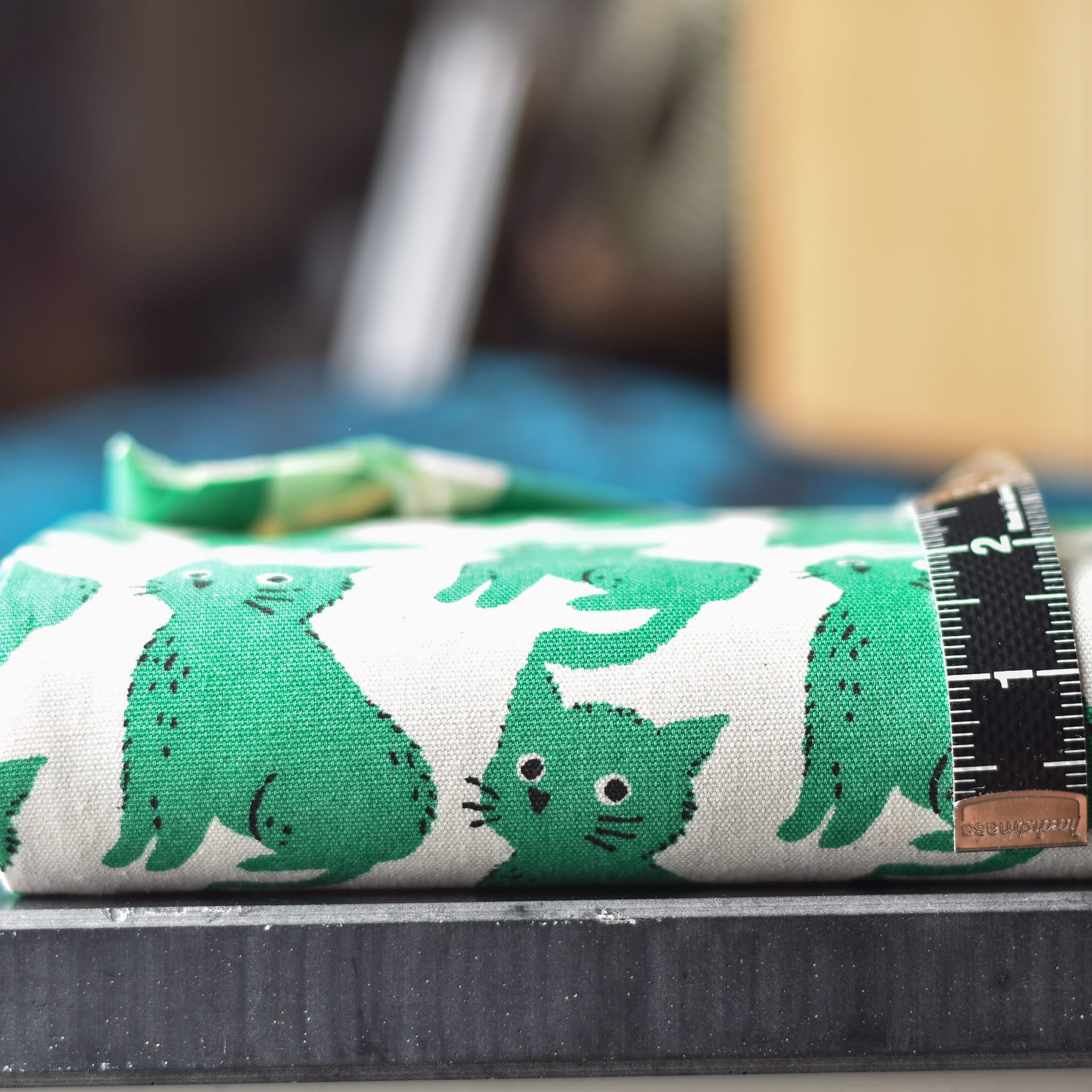 Sevenberry's Wide-Eyed Cat Oxford Cotton Kelly Green - Image 2