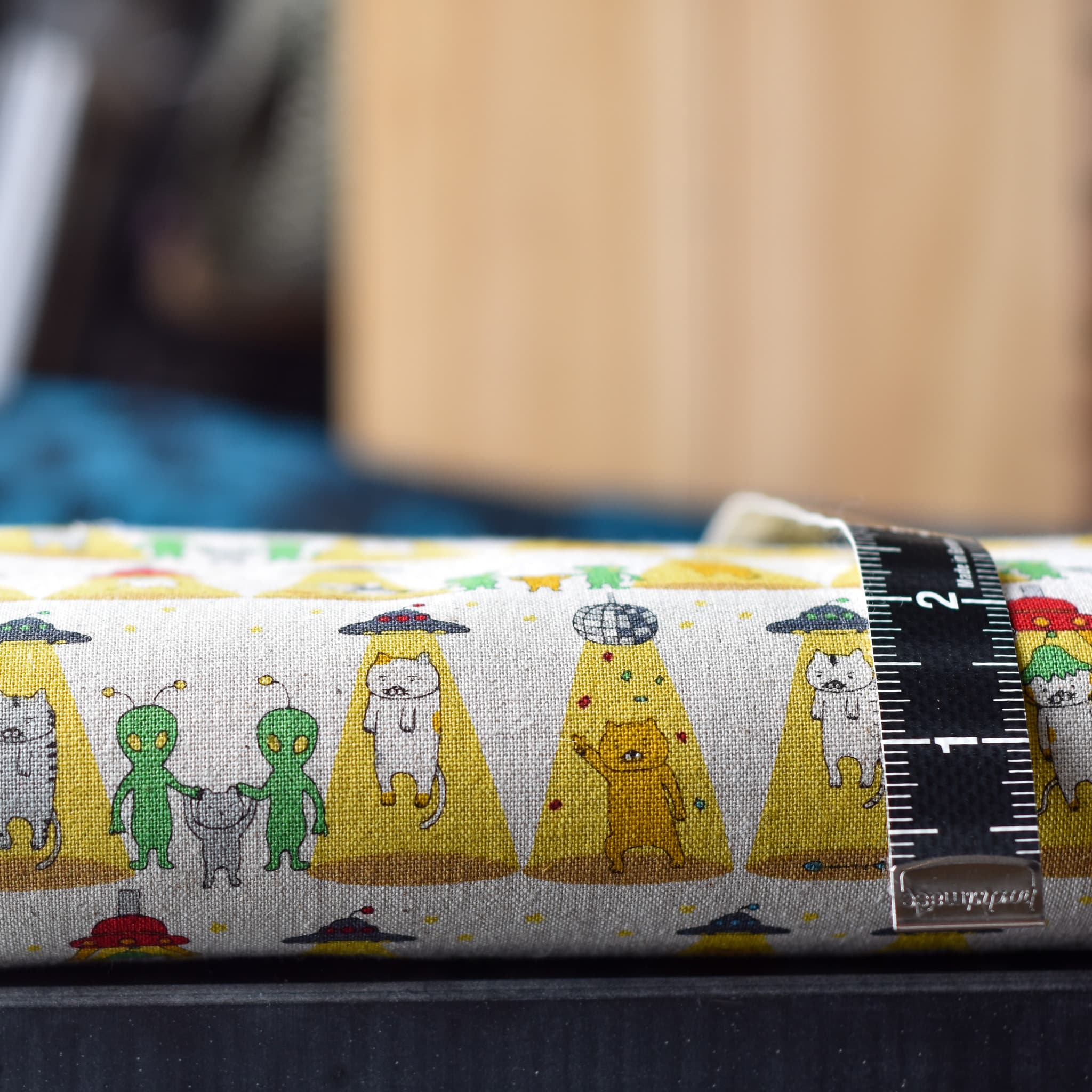Kobayashi Aliens Abducting Kawaii Cats Cotton Linen - Image 2